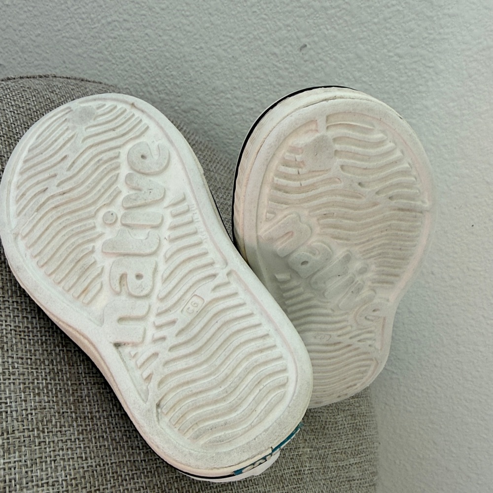 Native Kids White Slip-On Shoes - Picture 5 of 6